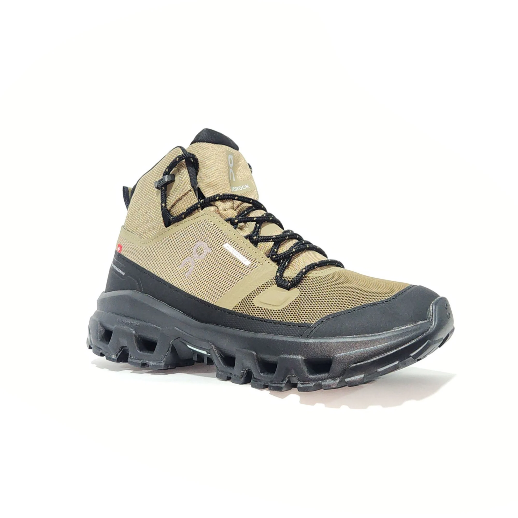 Botas On Cloudrock café claro con negro para hombre — impermeables, ligeras y cómodas, perfectas para trekking, caminatas urbanas o aventuras al aire libre. Venta en Colombia. Descuentos y ofertas explusivas.