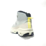 Botas On Cloud Rock gris claro para hombre — impermeables, ligeras y cómodas, perfectas para trekking, caminatas urbanas o aventuras al aire libre.