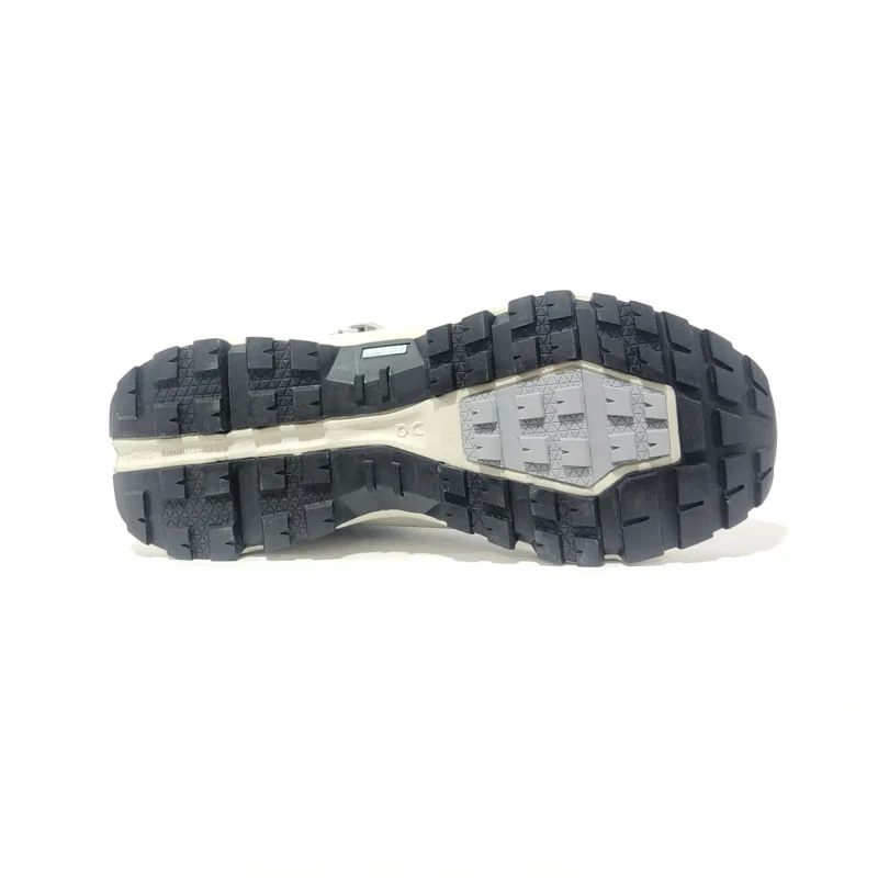 Botas On Cloud Rock gris claro para hombre — impermeables, ligeras y cómodas, perfectas para trekking, caminatas urbanas o aventuras al aire libre.