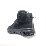 Botas On Cloudrock negras para hombre — impermeables, ligeras y cómodas, perfectas para trekking, caminatas urbanas o aventuras al aire libre. Venta en Colombia. Descuentos y ofertas explusivas.