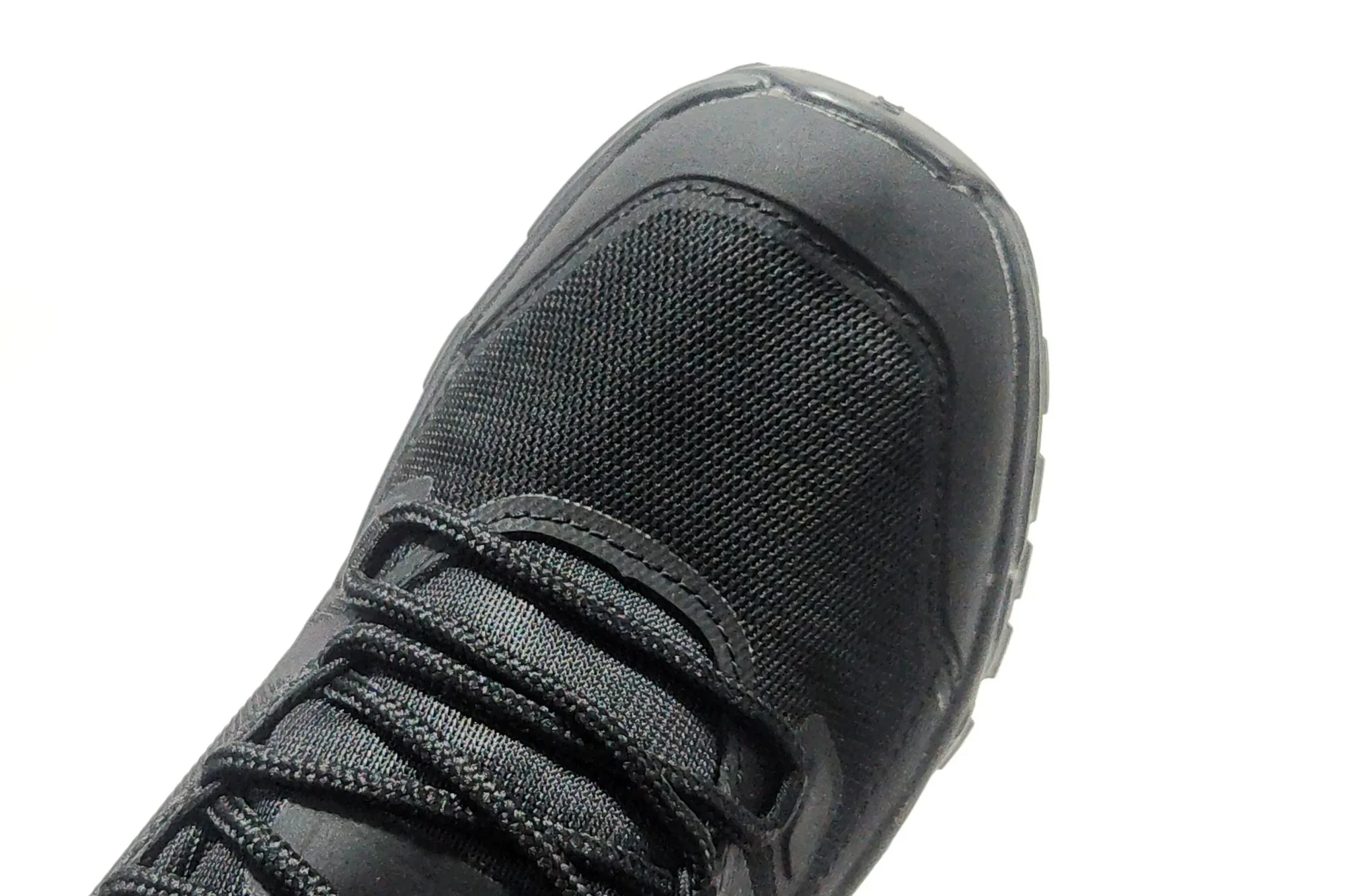 Botas On Cloudrock negras para hombre — impermeables, ligeras y cómodas, perfectas para trekking, caminatas urbanas o aventuras al aire libre. Venta en Colombia. Descuentos y ofertas explusivas.